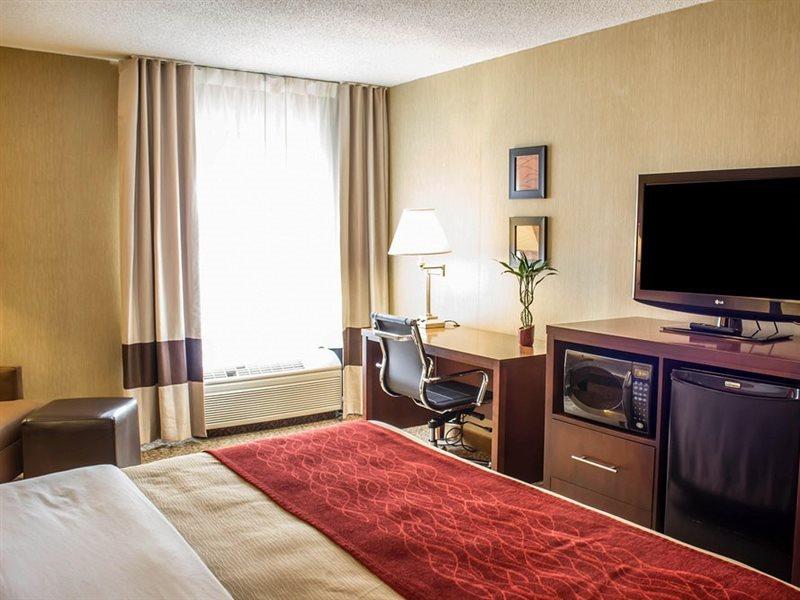 Clarion Pointe Research Triangle Park Durham Hotel Bagian luar foto