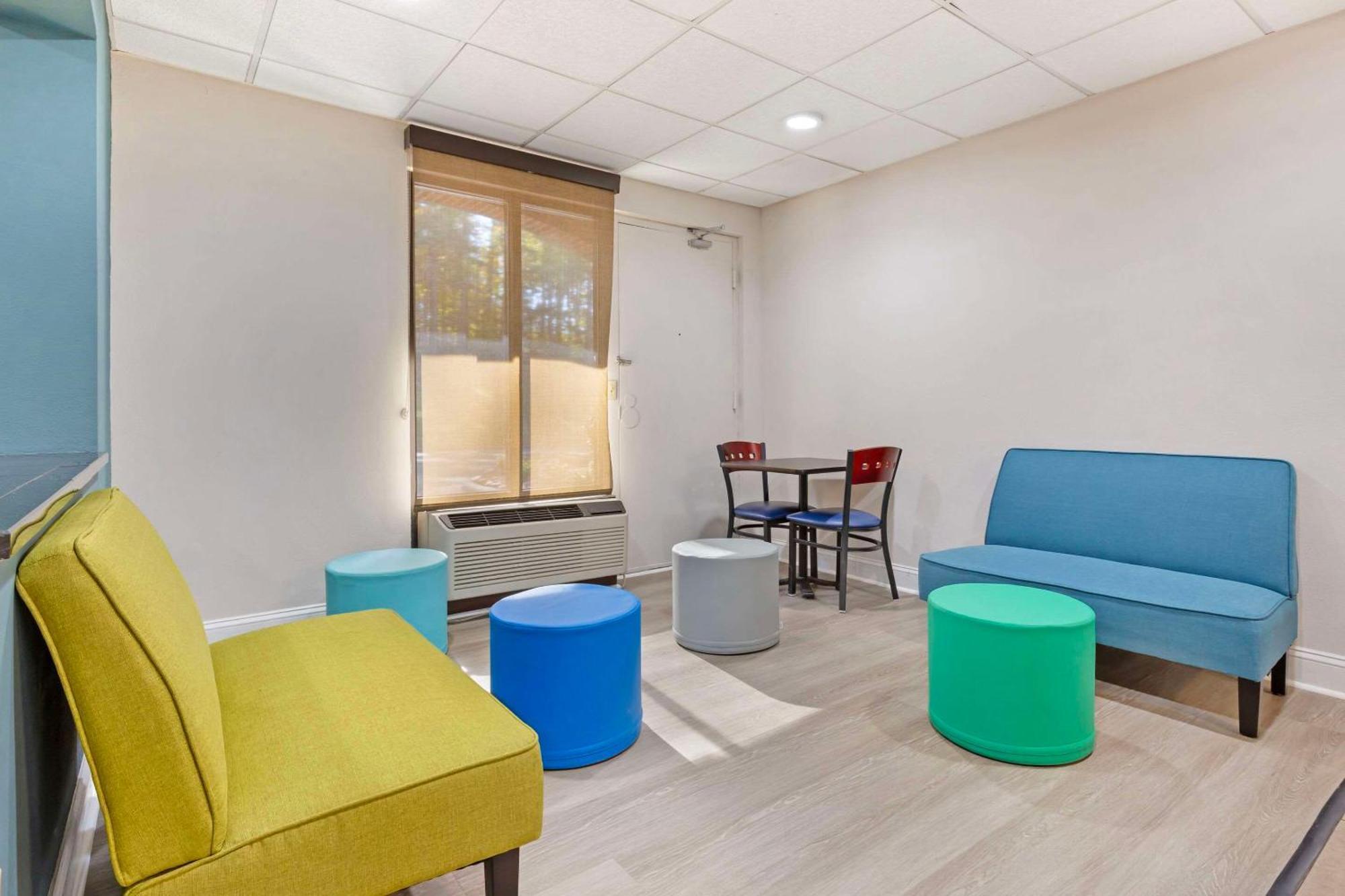 Clarion Pointe Research Triangle Park Durham Hotel Bagian luar foto