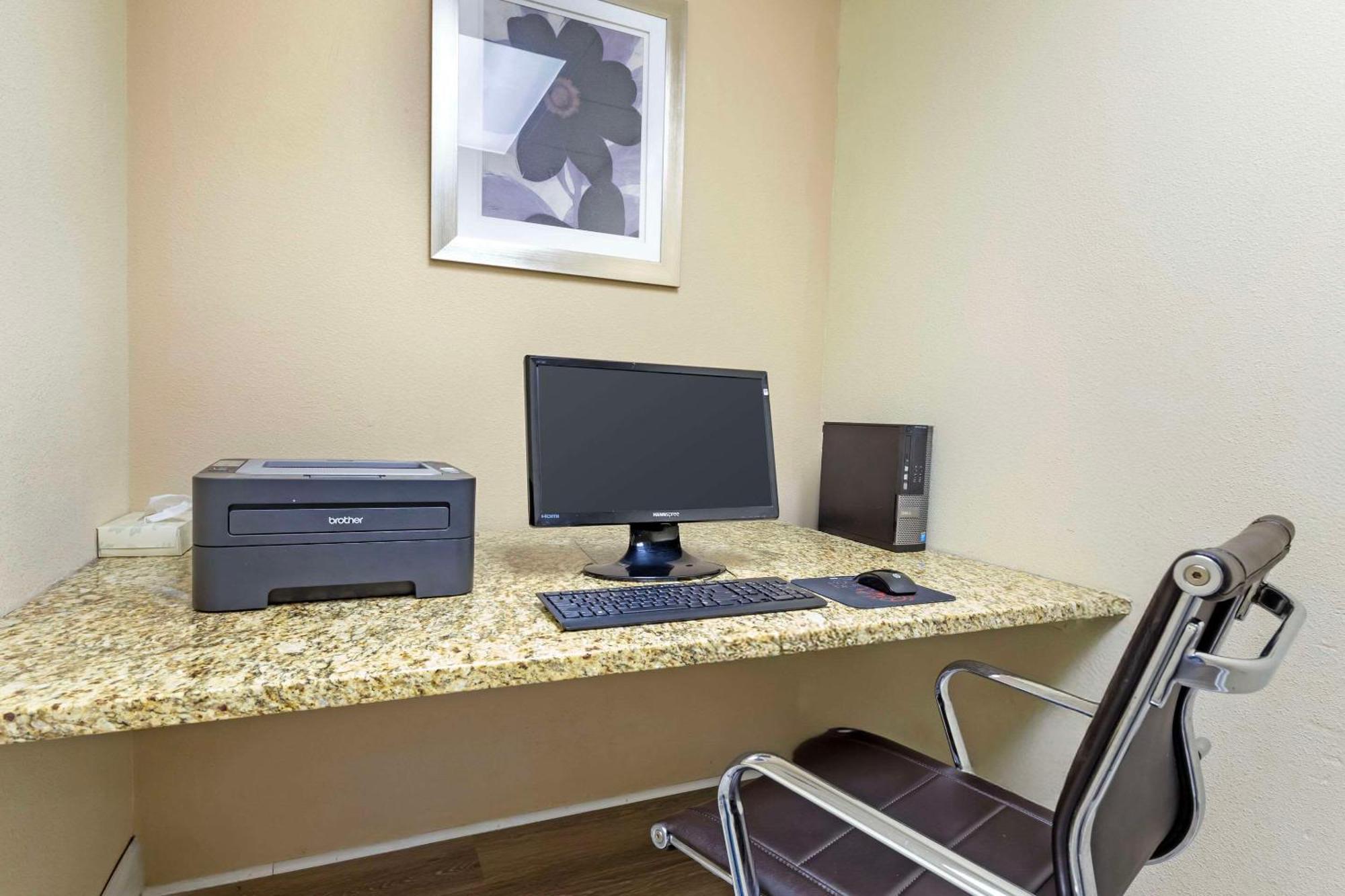 Clarion Pointe Research Triangle Park Durham Hotel Bagian luar foto