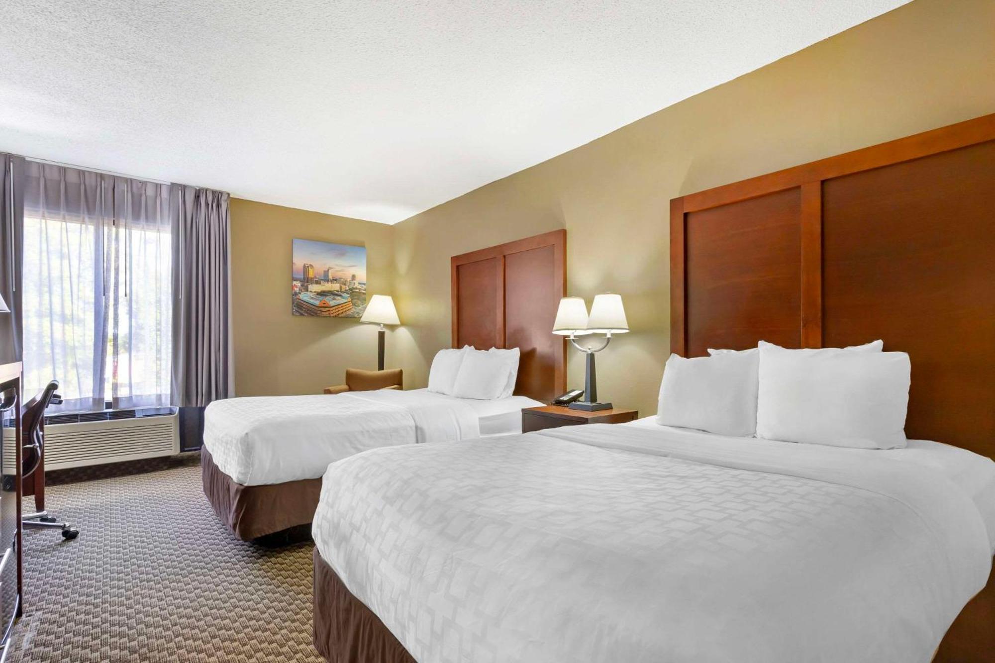 Clarion Pointe Research Triangle Park Durham Hotel Bagian luar foto