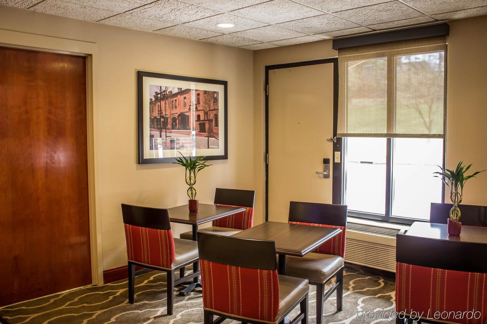 Clarion Pointe Research Triangle Park Durham Hotel Bagian luar foto