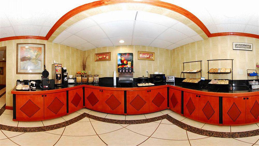 Clarion Pointe Research Triangle Park Durham Hotel Bagian luar foto