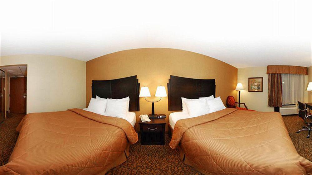 Clarion Pointe Research Triangle Park Durham Hotel Bagian luar foto